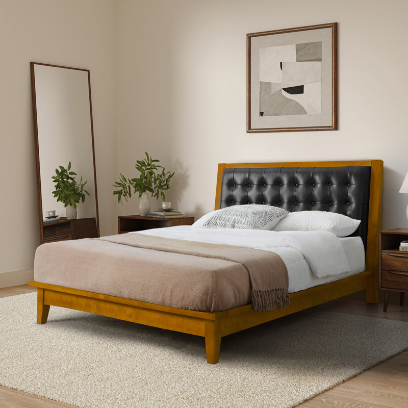  Lit plateforme en bois véritable avec abris de charge en cuir véritable l 62,25 po Aviannah, Grand, Noir