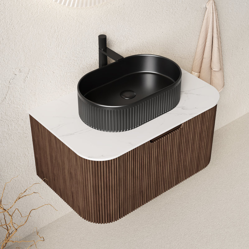 Meuble-lavabo de salle de bain 30 po Dina, armoire de rangement rayée à bords arrondis avec tiroir, lavabo ovale en céramique rayé noir et plateau en pierre frittée blanc de Carrare, pré-assemblé, couleur grain de bois noyer foncé