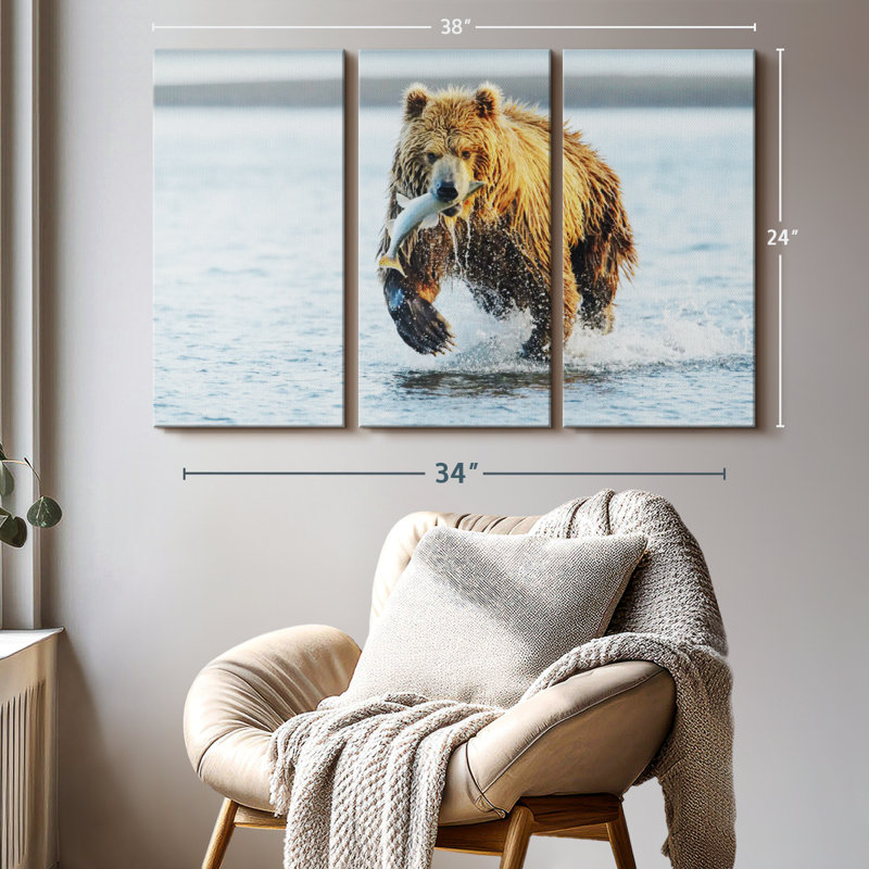 «Grizzly Bear With Salmon» sur toile, H 24 po x l 38 po