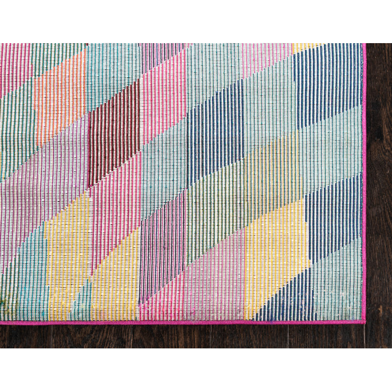 Auyeung Washable Geometric Indoor Rug, Rectangle 7'1" x 10'