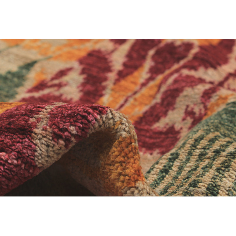Tapis rose foncé en laine noué à la main de conception unique de 4 pi 4 po x 7 pi Céline