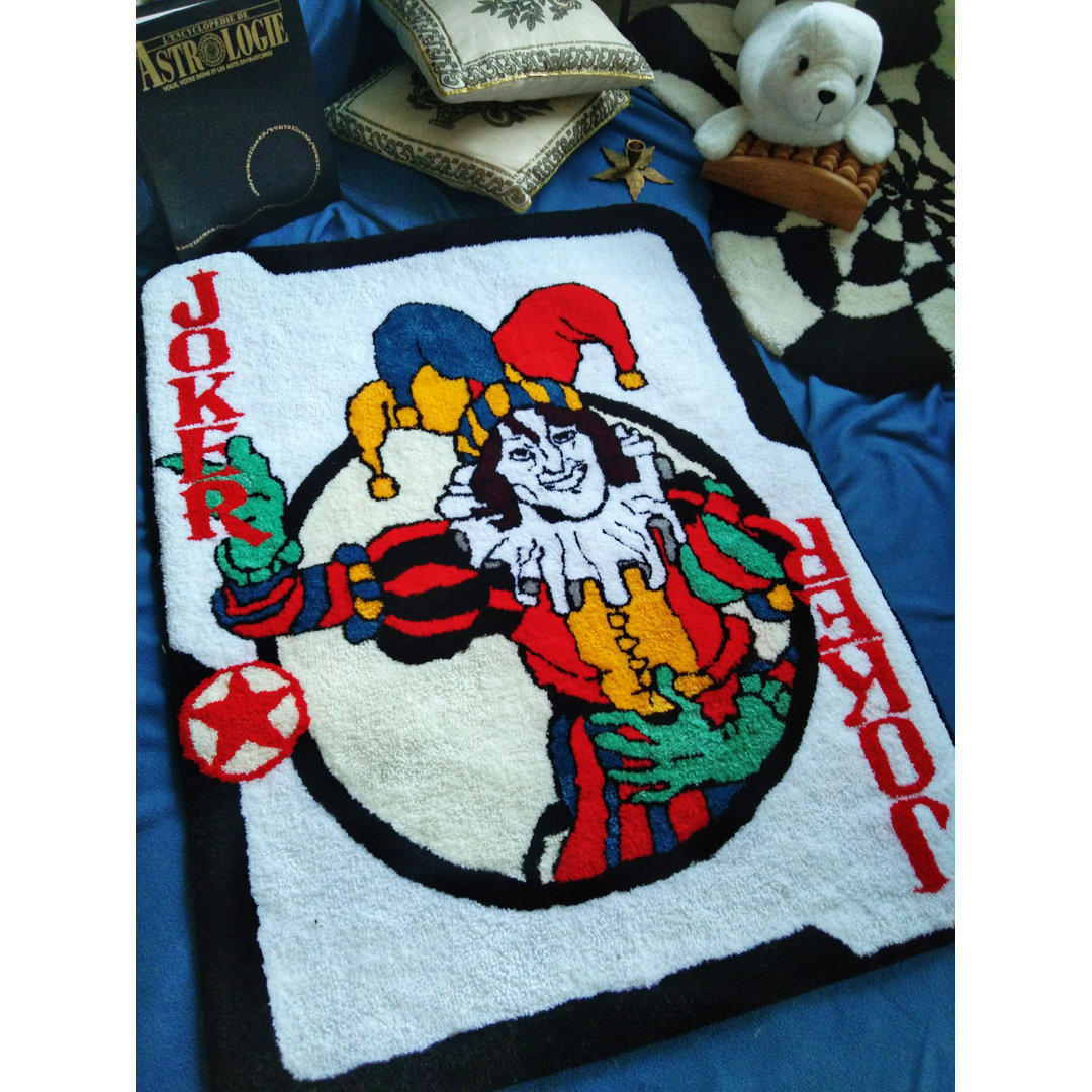 Hand-Knotted Indoor White/Red/Green Rug