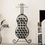 Organisateur de vin brun antique, charme rustique, forme de violoncelle, métal, espace pour la cuisine, porte-gobelets en or, design, économise de l'espace dans la maison, rangement