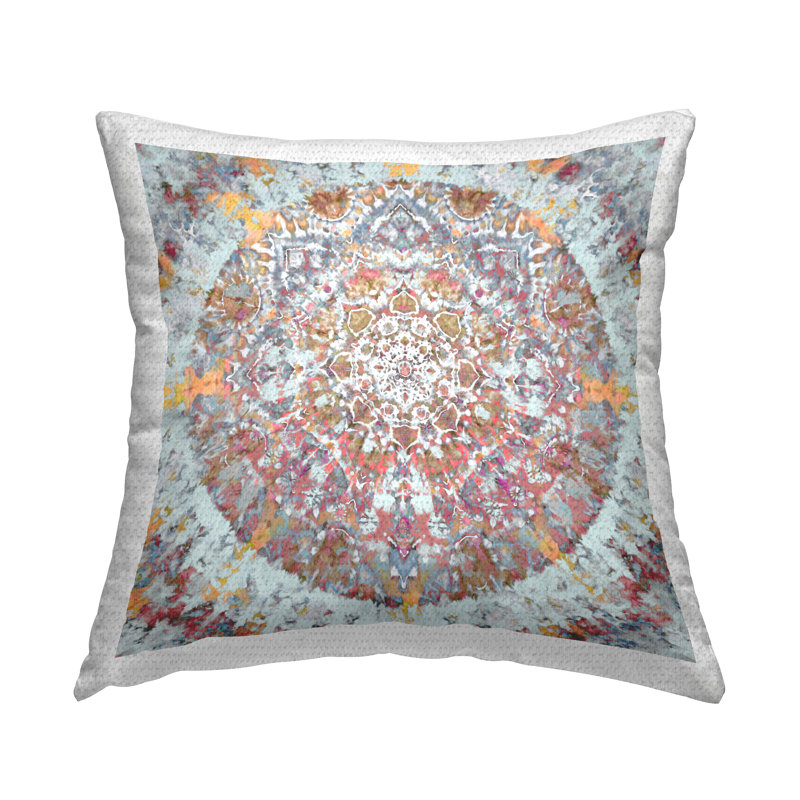 Coussin d'extérieur imprimé à motif de médaillon Boho par Molly Kearns