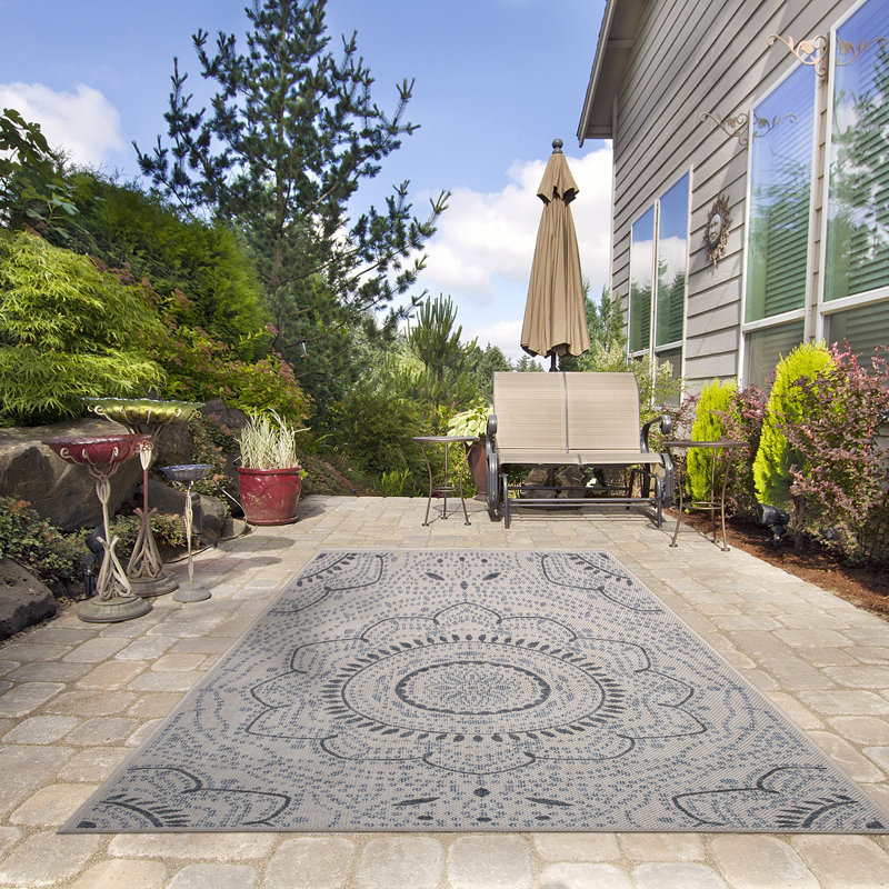 Ghazali Oriental Cream/Gray/Blue Indoor & Outdoor Area Rug, Rectangle 5' x 7'