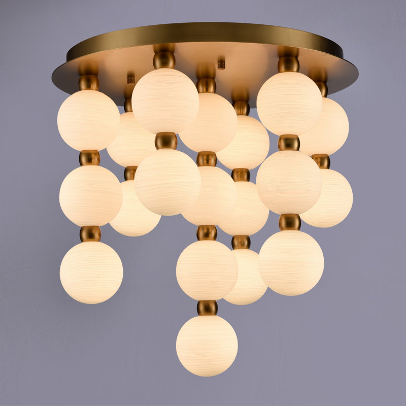 Plafonnier semi-encastré 21 po Mod en laiton satiné avec globes en verre strié blanc