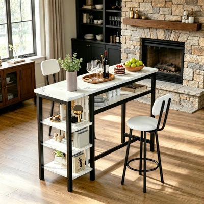 Ensemble de table de bar pour 2 personnes avec 4 tablettes de rangement, table de petit déjeuner industrielle de 47 po et 2 tabourets de comptoir rembourrés avec dossier et repose-pieds, ensemble de salle à manger 3 pièces peu encombrant pour cuisine, salon, studio et pub
