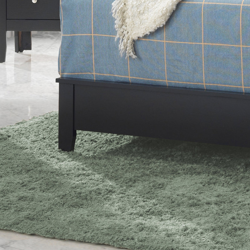Grand lit transitionnel noir - l 85 po x P 64 po x H 52 po. Fabriqué avec des matériaux solides pour des performances durables. Diverses décorations de chambre. Assemblage requis.