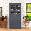 Armoire de cuisine autoportante avec portes en verre, tablettes réglables et centrale électrique intégrée-591017089