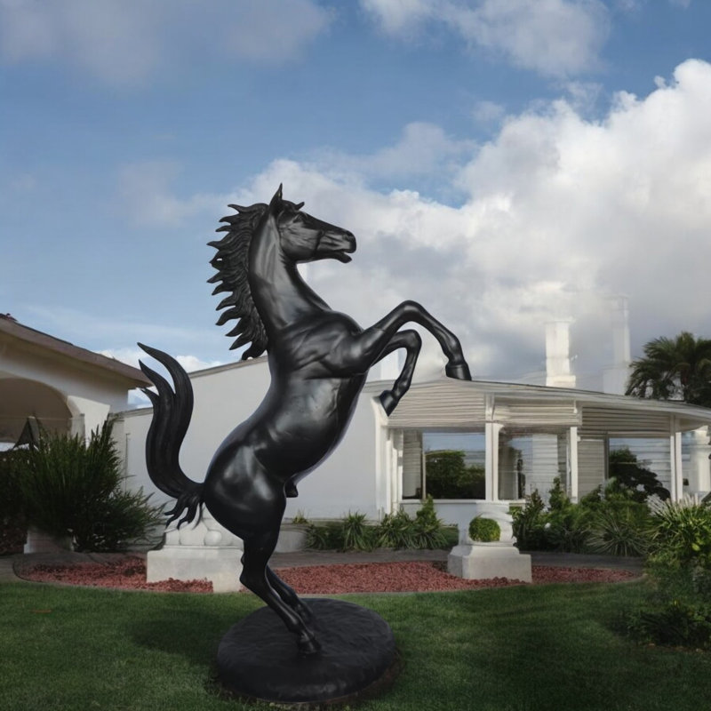 Grande statue de cheval en bronze Ferrari - Taille: L 26 po x l 42 po x H 61 po