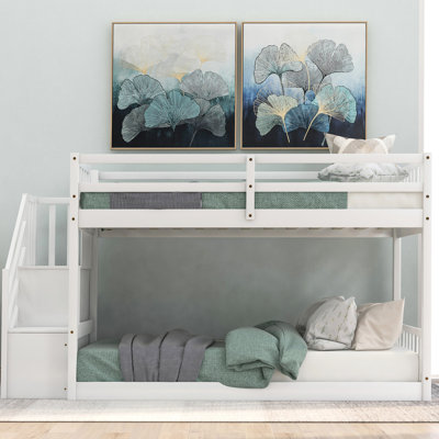 Lit superposé simple au-dessus de rangement blanc - mystérieux et, fabriqué à partir d'un lit de plancher en pin, avec un espace attrayant