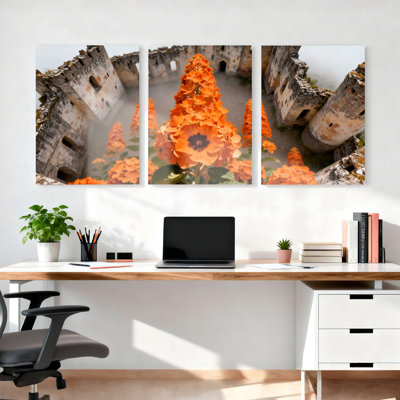 «Orange Foxglove Flowers in Antique Ruins», reproduction d'art sur toile tendue sur toile (ensemble de 3)
