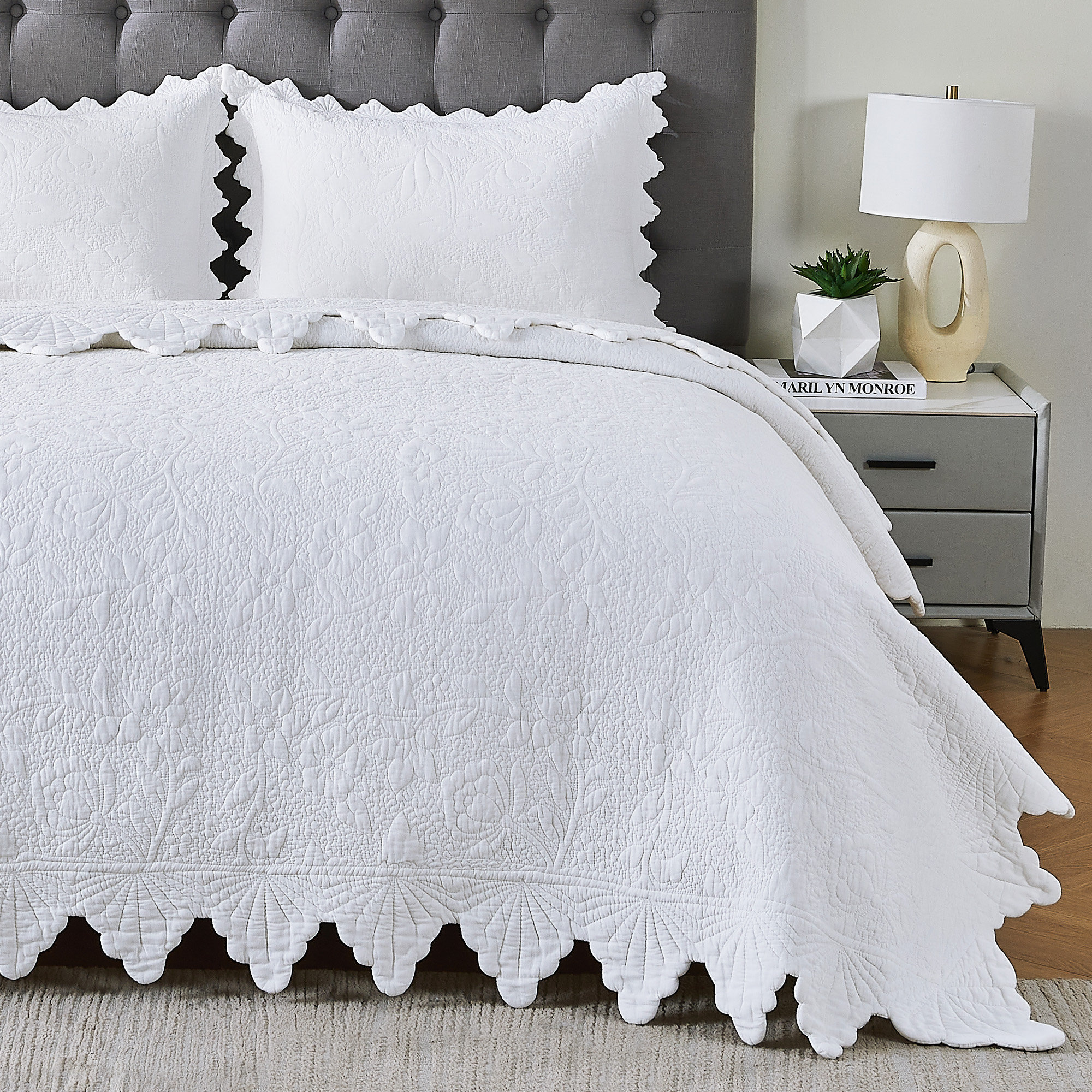 Scallop Lace Embroidery Cotton Quilt Set, Twin Quilt + 1 Standard Sham
