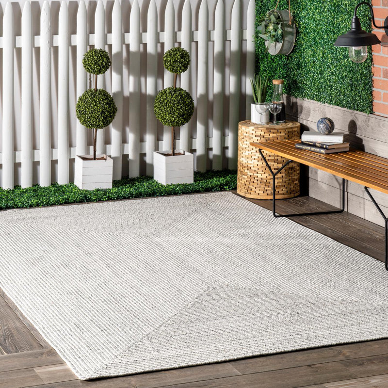 Bennett Solid Colour Hand Woven Indoor / Outdoor Area Rug, Rectangle 152 x 244cm