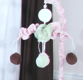 Mobile musical minky rose pois dot