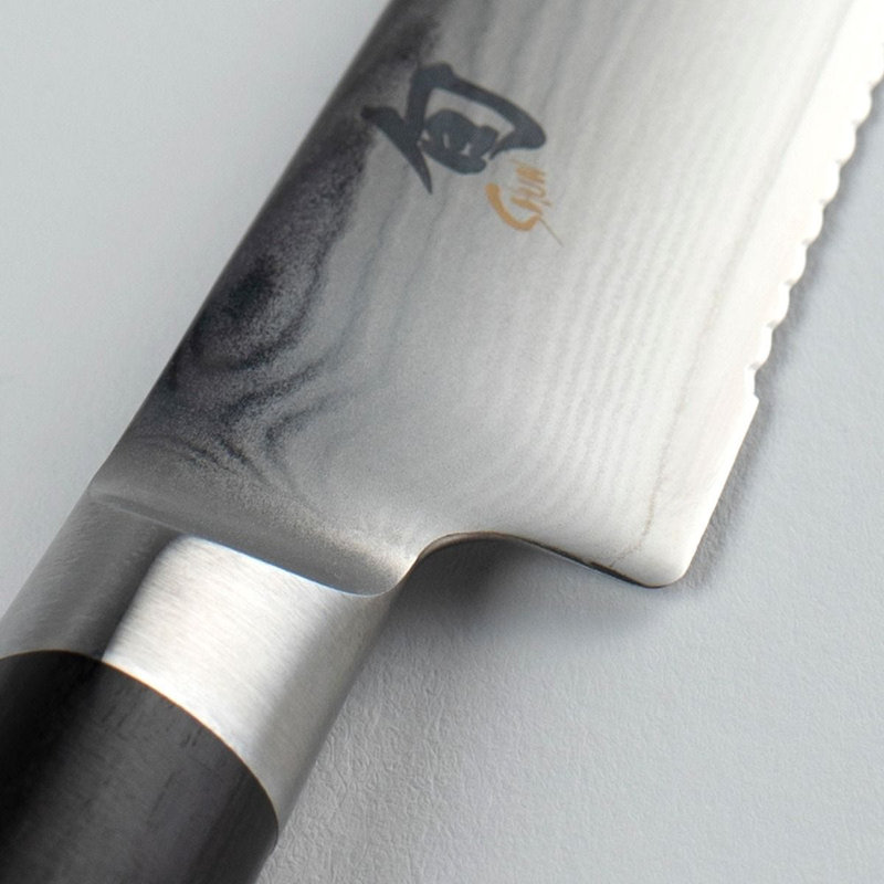 Couteau utilitaire dentelé classique 6 po
