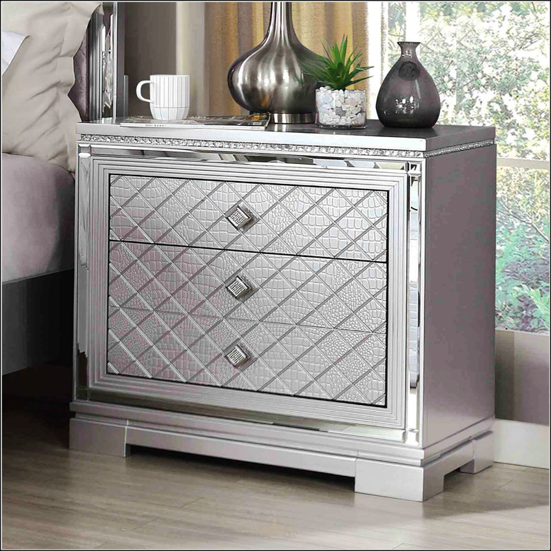 Table de chevet à finition argentée de style glam avec tiroir à bijoux caché, port USB et glissières à roulement à billes pour les chambres modernes