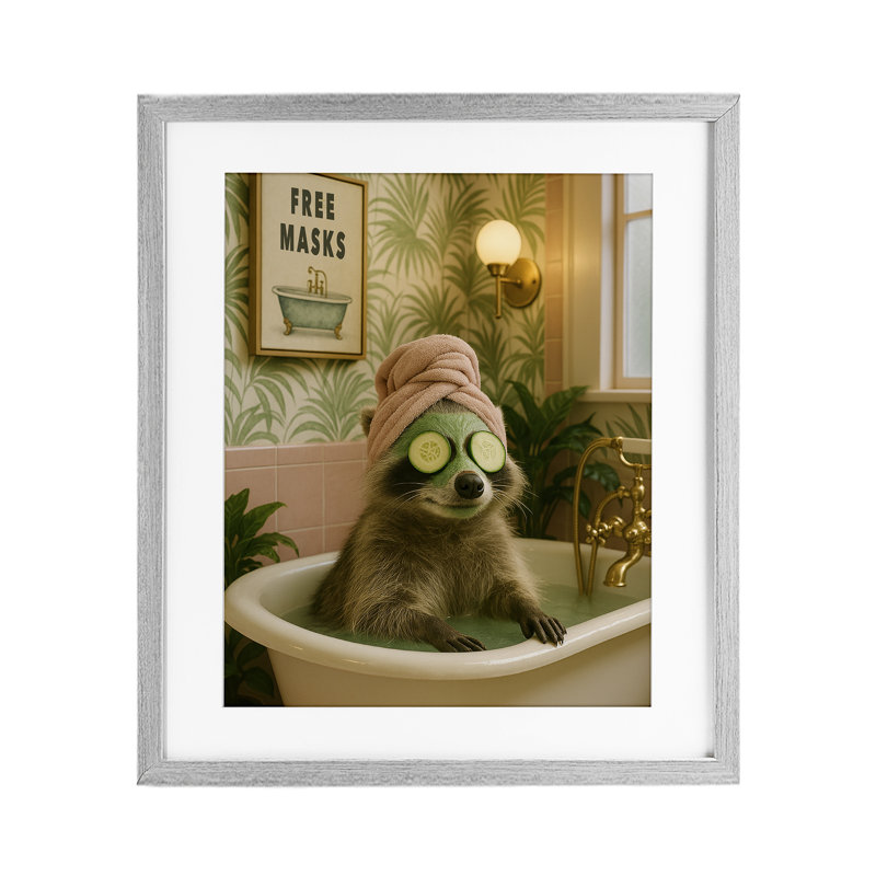 «Raccoon Spa Day Bath», reproduction encadrée sous verre, design par Grotto Studios, Cadre de ferme gris, H 16 po x l 13 po
