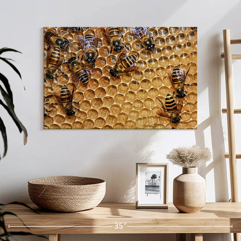 Abeilles Brampt, H 16 po x l 24 po