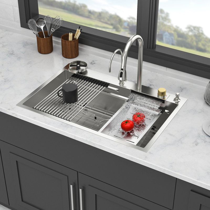 Évier de cuisine 33 * 22 pouces en acier inoxydable de calibre 16 avec robinet coulissant et laveuse à gobelets, fabrication T304 durable, conception unique en cascade 3 modes de débit, drain d'eau en X à guide rapide,