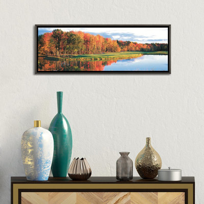 «Fall Golf Course, New England, USA», reproduction d'art mural encadrée