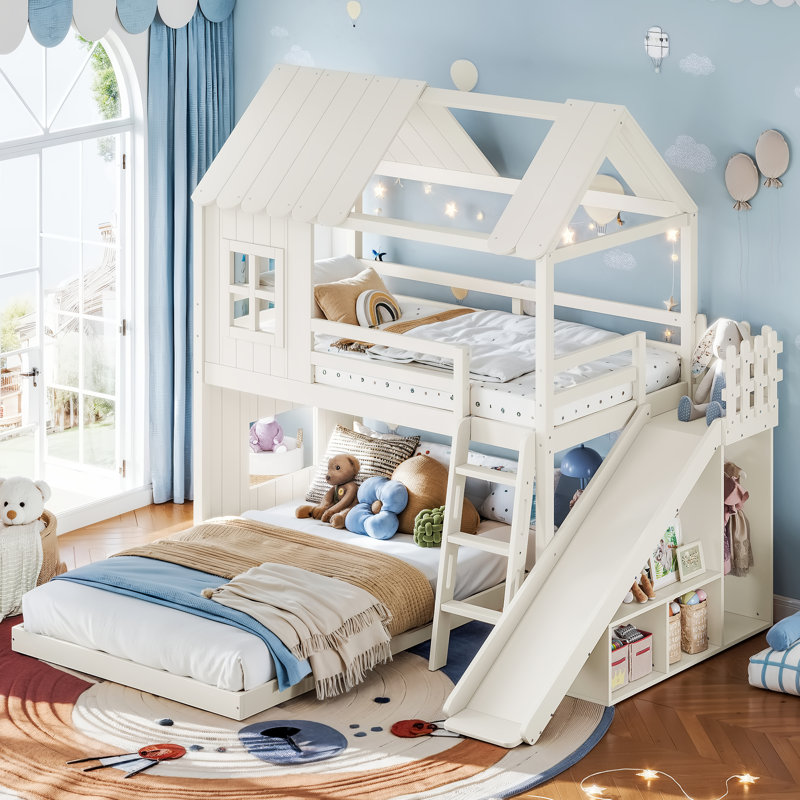 Lit superposé en bois de style maison avec glissade, tablettes de rangement et garde-robe, Beige