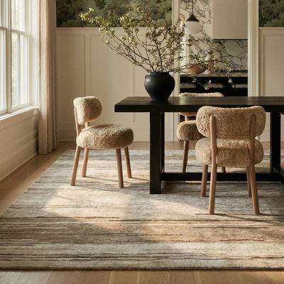 Tapis intérieur / extérieur à motif linéaire beige / brun 7 pi x 10 pi (6 pi 6 po x 9 pi 6 po) Karsoni