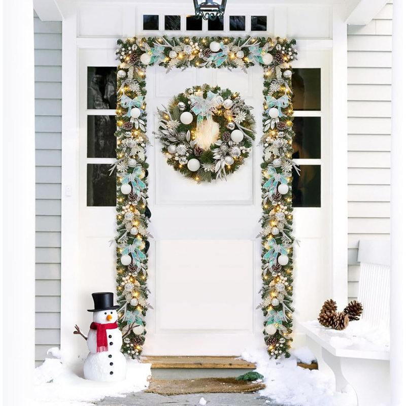 Couronne blanche argentée de 24 pouces - Cônes, boules décoratives et arc pour porte d'entrée ou manteau de cheminée