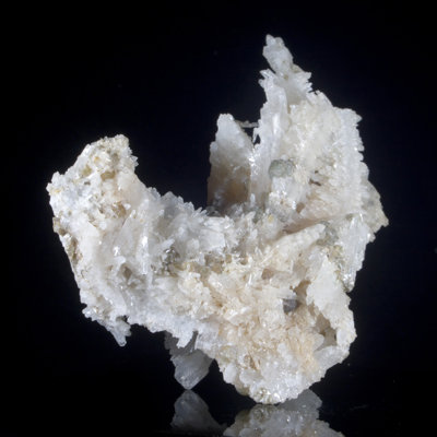 Cookite on Quartz. Stand-On-Your-Head Mine, Arkansas