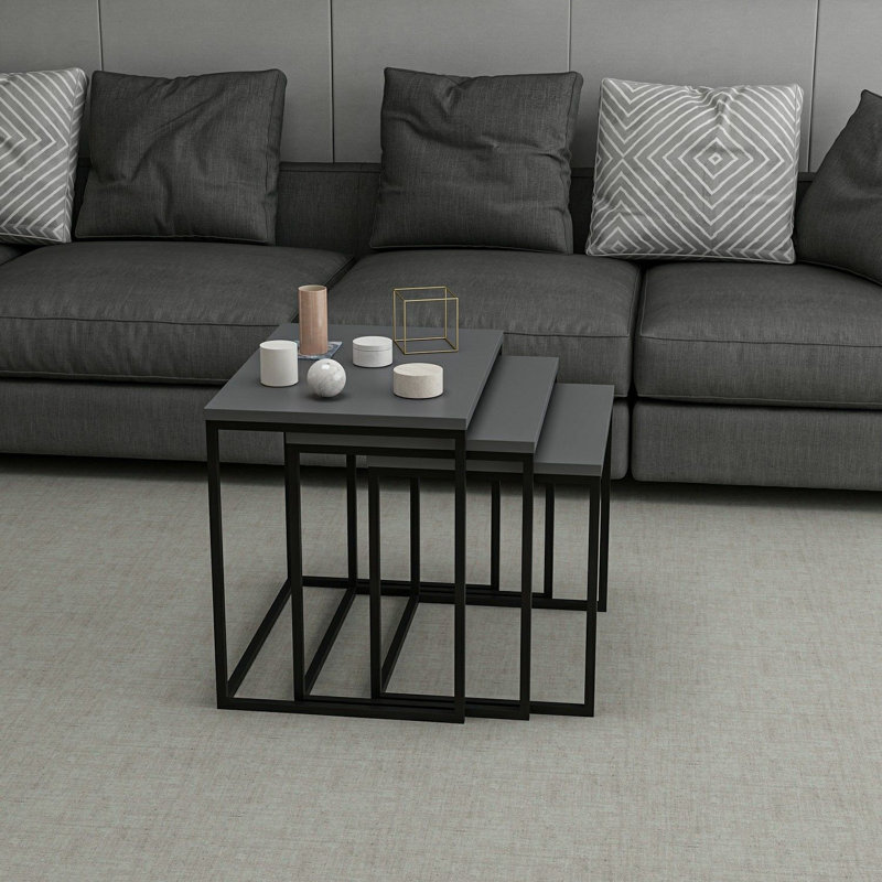 Ensemble de 3 tables gigognes élégantes, finition anthracite, 21,7 po x 19,7 po x 15,7 po | Panneau de particules durable enduit 100% mélamine, structure en métal | Parfait pour le salon moderne et les petits espaces, design fonctionnel et élégant