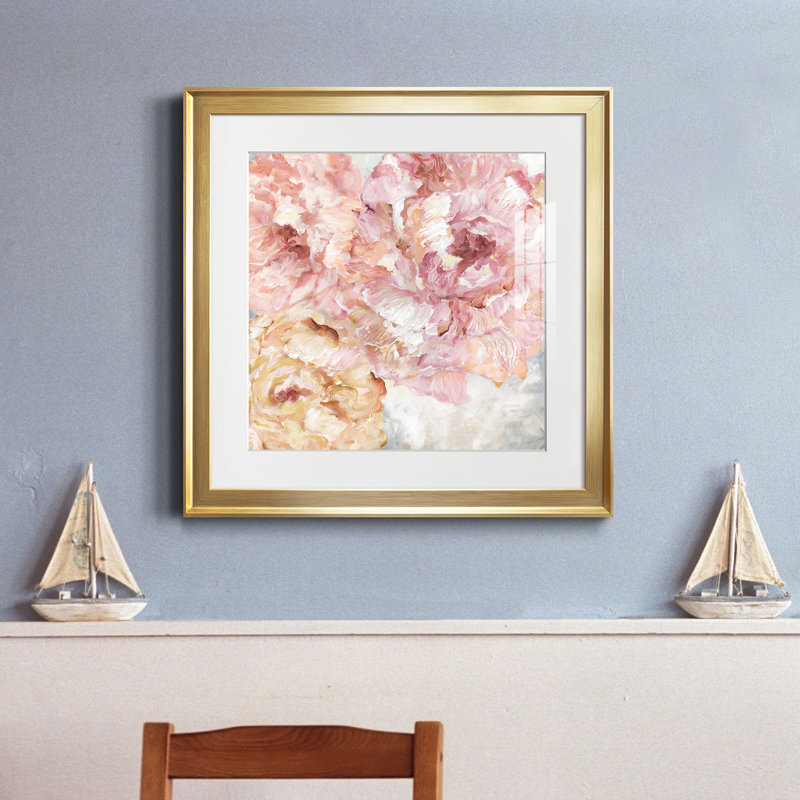 Contemporary Peony I par J Paul - Reproduction d'art sur papier encadrée, Papier encadré doré