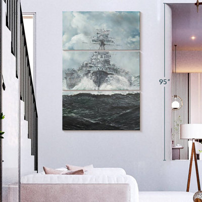 Mait HMS Hood Heads For Bismarck