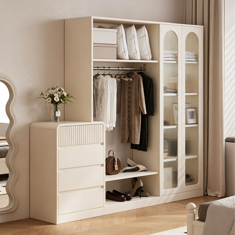 Garde-robe de style crème français