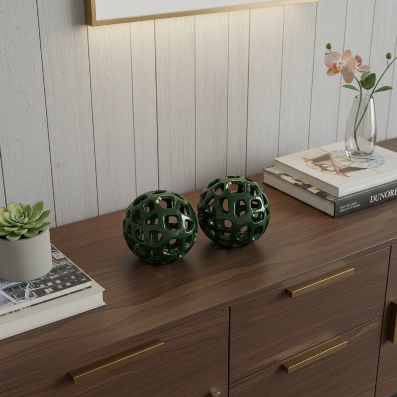 Ensemble de deux orbes décoratifs peints à la main en aluminium vert