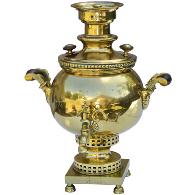 Samovar en laiton de l'Europe de l'Est du début du 20e siècle estampé et estampé à la main