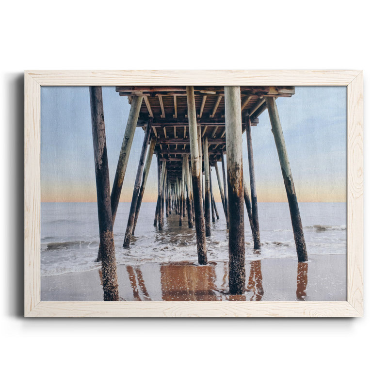 Under the Pier - Photographie de cadre photo sur toile, Blanc, H 37,5 po x l 27,5 po x P 1,5 po
