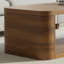 Table basse en placage de noyer avec un large plateau de table