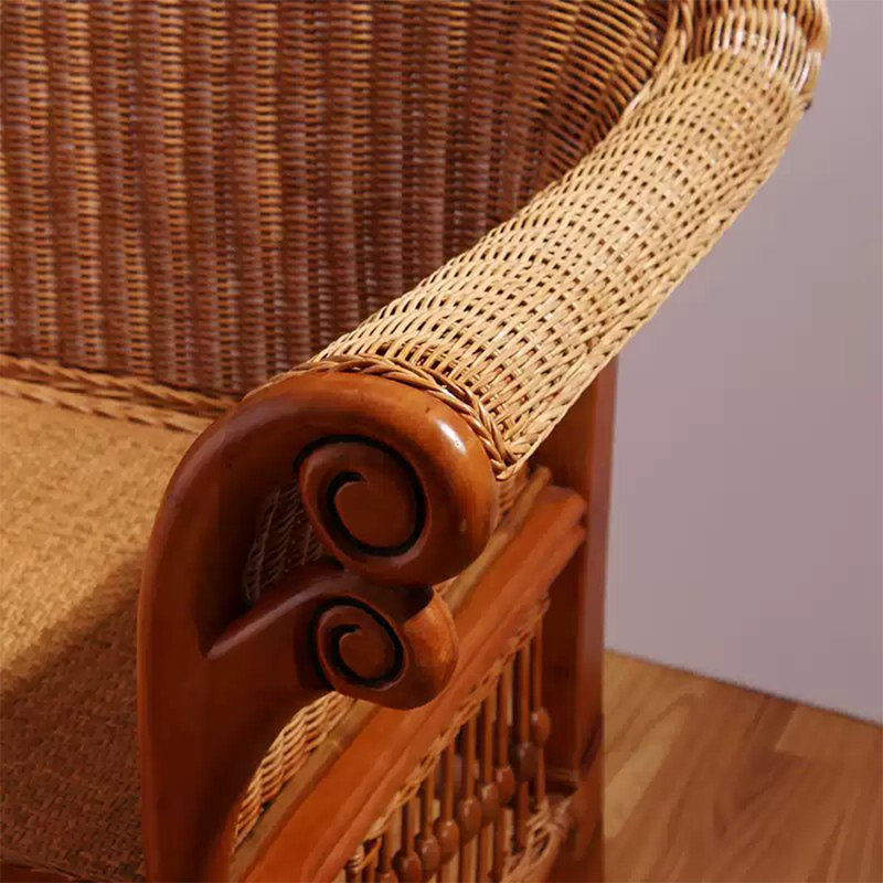 Chaise moderne moderne, Accoudoir à droite (vu de face)