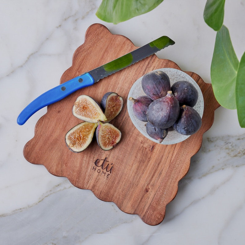 Scalloped Square Cheese Board with Spreader - Natural