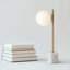 Lampe de table moderne minimaliste de 20,3 po avec base en pierre de marbre et abat-jour en verre lune, compatible avec une ampoule E26 - idéale pour la chambre à coucher, le salon ou le bureau
