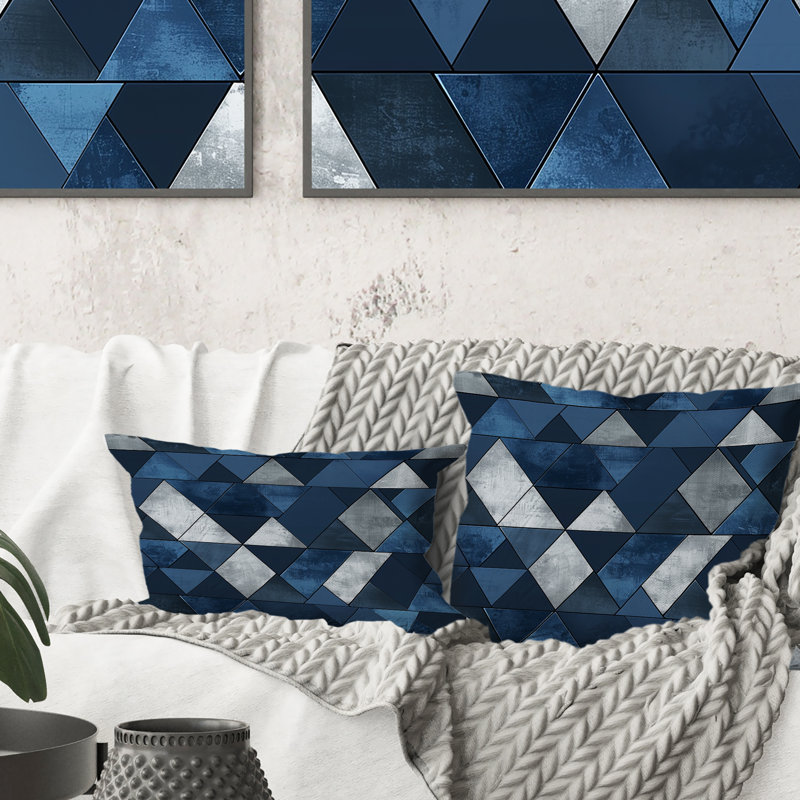 Coussin lombaire bleu et blanc Triangles III