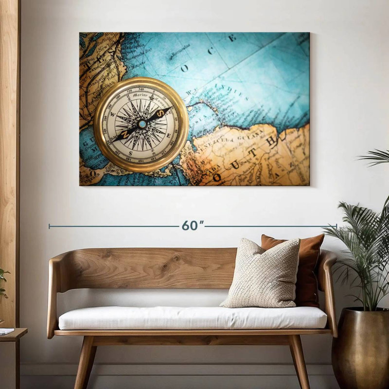 Compass on map Aletra, H 32 po x l 48 po