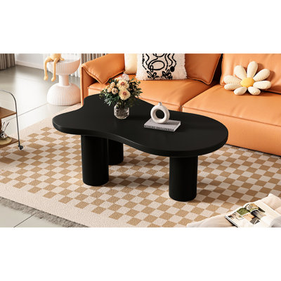 Table basse noire, 44 po x 25,9 po, plateau épais de 1,5 po. Crème, 3 pieds, installation facile, bord arrondi pour la maison
