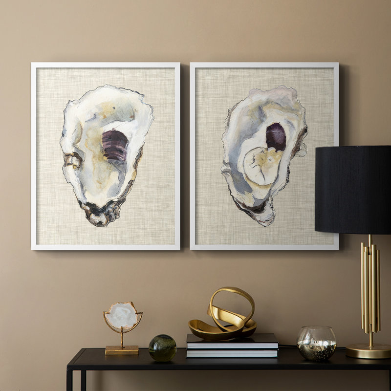 Oyster Shell Study III - reproduction encadrée de qualité supérieure - prête à être accrochée - aucun clou requis - aucun clou requis