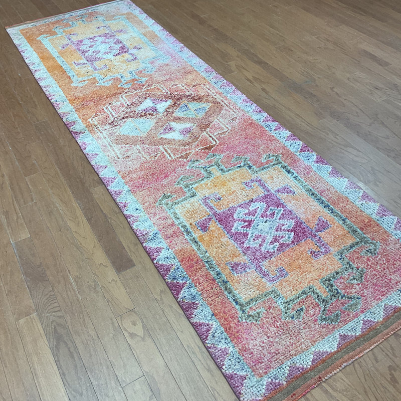 Tapis de couloir en laine Oushak fait à la main Bungalow Rose