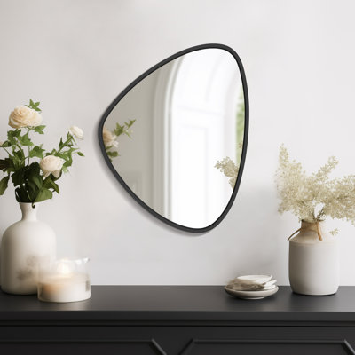 Miroir moderne avec cadre asymétrique en aluminium pour chambre à coucher, salon