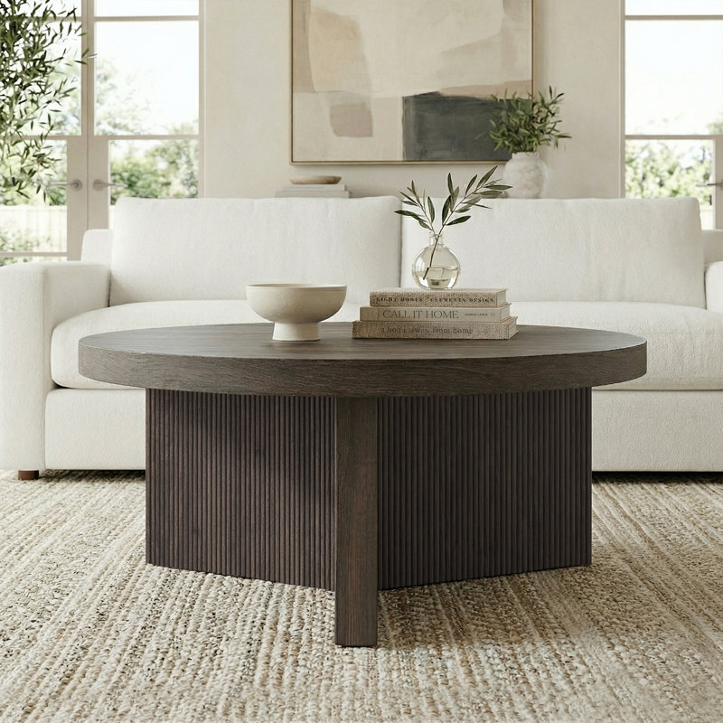 Table basse de 36 po de largeur avec base cannelée - Centre de table scandinave en bois aggloméré brun aulne | Holm