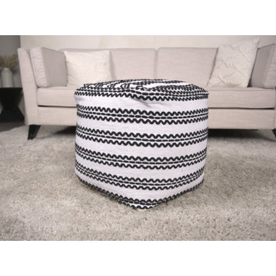Pouf en tissu fabriqué à la main