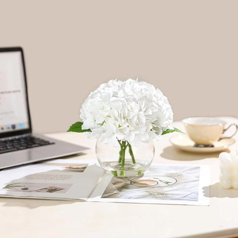 Fleurs d'hortensia artificielles avec vase, Blanc