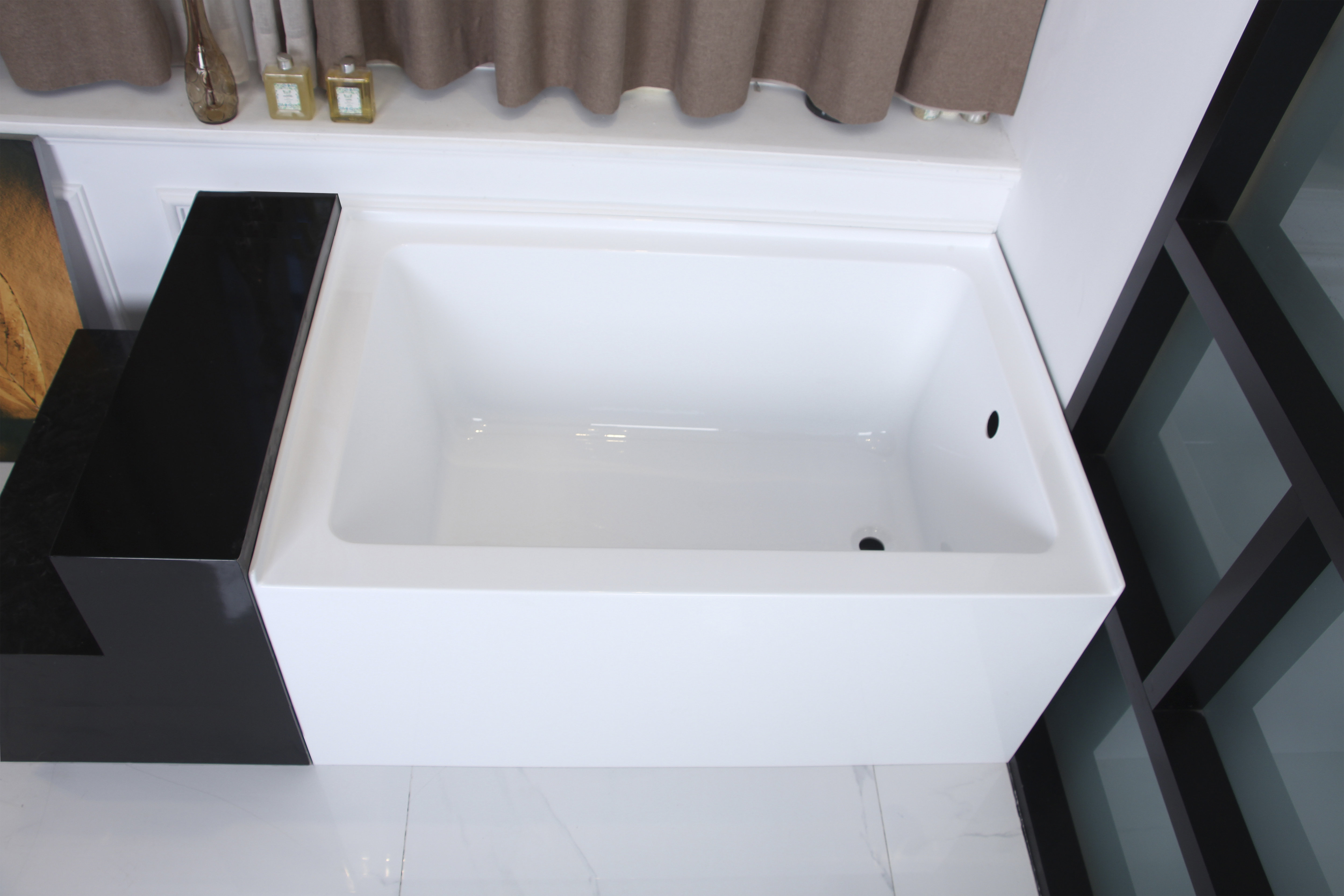 Kingston Brass Aqua Eden 48 Inch Acrylic Rectangular 3 Wall Alcove Tub Drain Hole